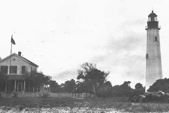 Egmont Key lighthouse and keeper's quarters, photo taken in 1941