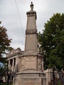 This historic monument was built in 1928 to honor the remaining veterans of the Civil war from Indiana, as well as the veterans of other conflicts