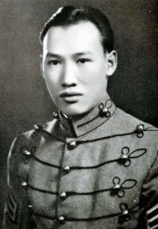 Lt. Kimlau, 1942 (image from http://pennsylvaniamilitarycollege.org/class-1942-2/)