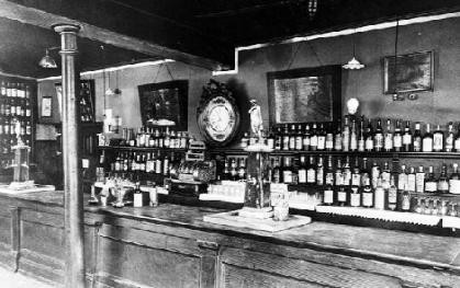 The Old Absinthe House bar in 1903.