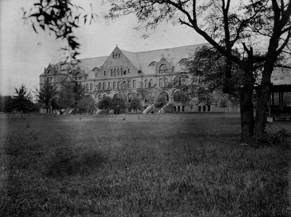 Gibson Hall in 1904