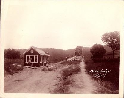 Image showing the toll booth on the Saint Albans side of the brigde, 1934