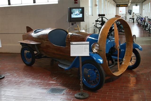 No, this car doesn't fly.