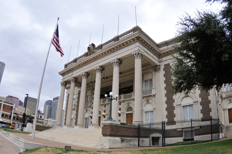 Portico and entrance to Scottish Rite Cathedral (www.dallasscottishrite.org)