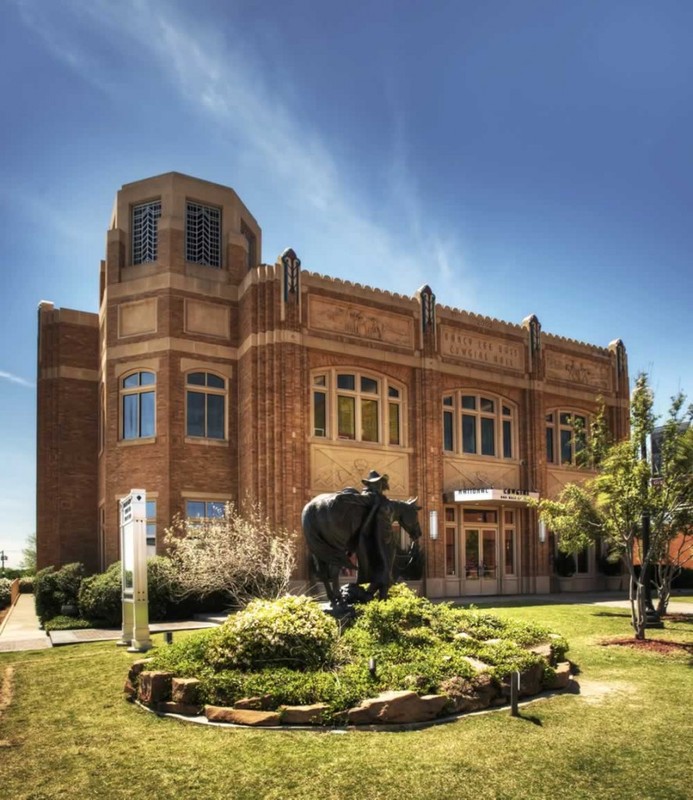 Exterior view of the museum (www.cowgirl.net)