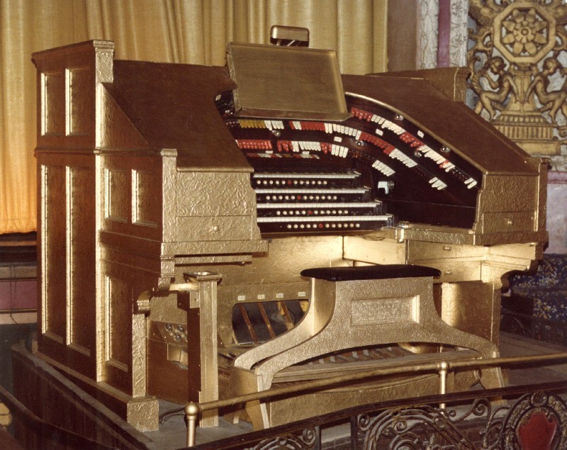 The Saenger's Robert Morton Theatre Organ that is original to the building.