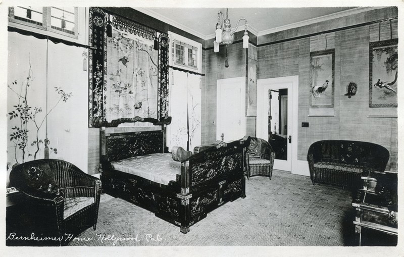 Bedroom in the Bernheimer Residence (www.image-archeology.com)