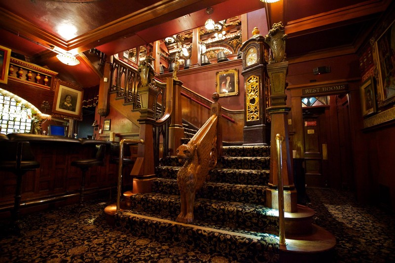 Interior of the Magic Castle today (main.otiserver.com)