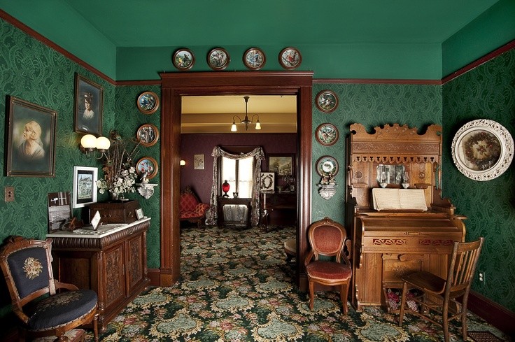 Interior of the Kellogg House.