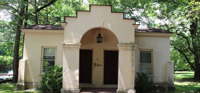 This historic building was built in 1843 and has served as the region's first law office, as well as the first law classrooms for the University. 