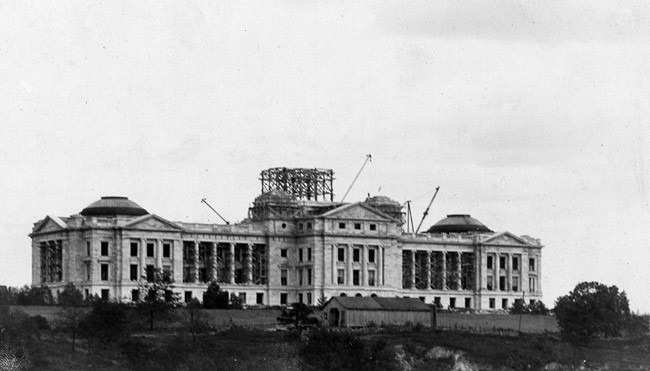 Construction of the Arkansas State Capitol in October of 1910.