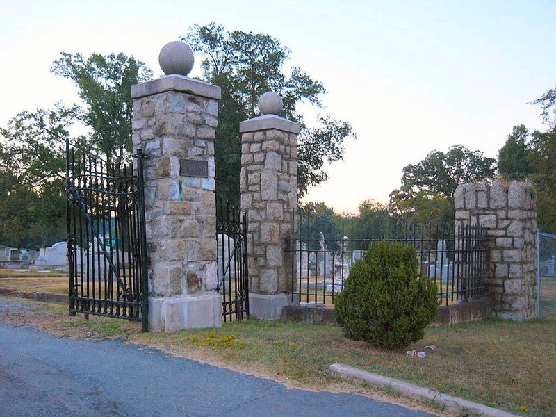 The preferred entrance to the park at 21st and Barber Street. Photo attributed to David M. Habben.