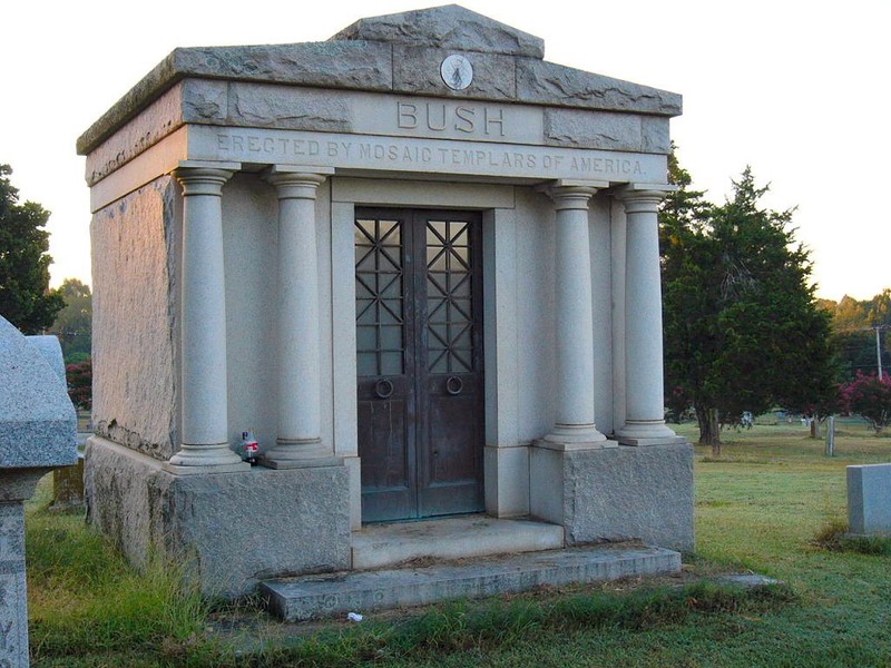 John Bush's mausoleum. Photo attributed to David M. Habben. 