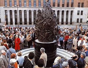 The dedication of the central statue in 1988