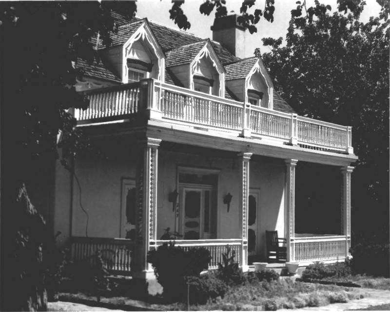 Thomas Judd House in 1977 photo by K. Powell, looking southeast