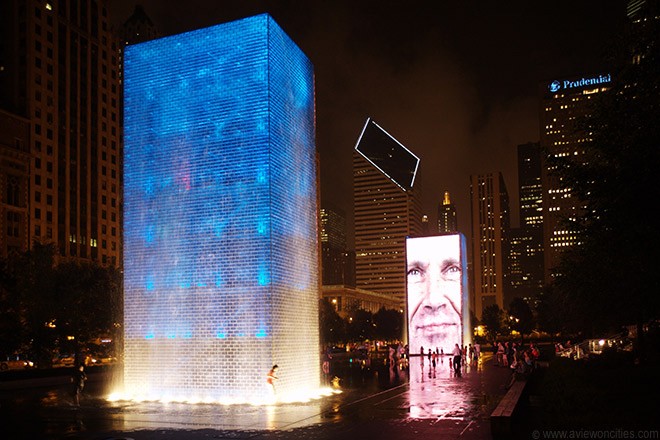 Night view of the fountain 