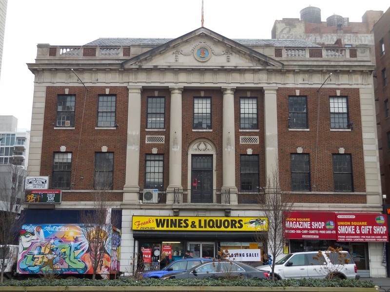 The Tammany Hall building as it appears today (http://vanishingnewyork.blogspot.nl/)