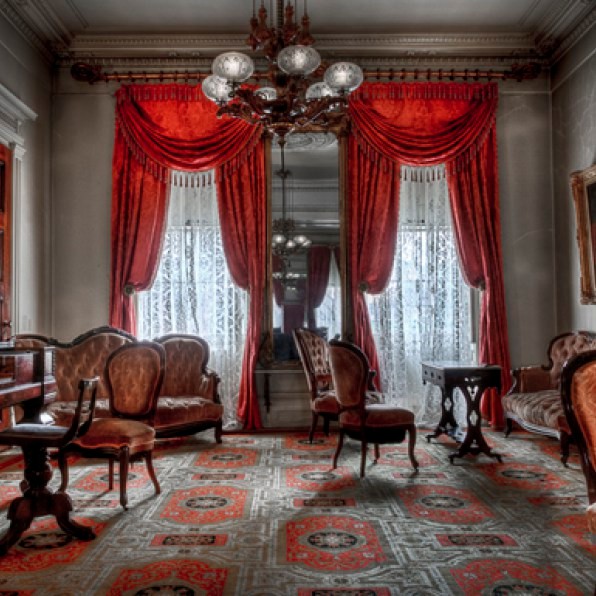 Merchant's House Museum parlor (image from Merchant's House Museum)