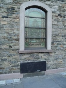 Grave of Petrus Stuyvesant at St. Mark's in-the-Bowery (image from Historic Markers Database)