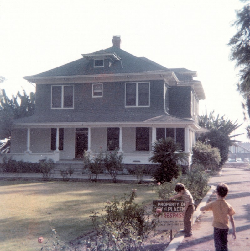 The Bradford House in 1974, shortly after it was donated to the city.