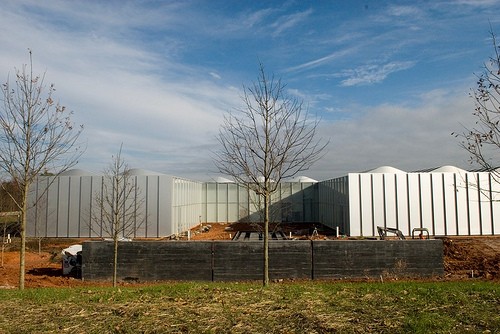 The West Building holds the museum's permanent collection, restaurant, and the Rodin Court and Sculpture Garden