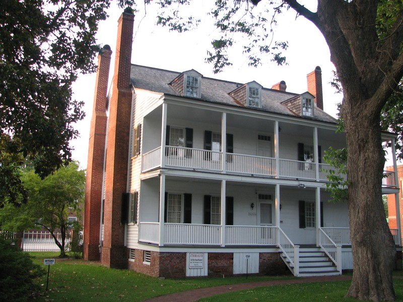 Three families lived on the property starting with Chapman family in 1790. In 1834 the Altmore family moved in and expanded the house. Later the Oliver family lived in the house and the last descendants sold it to the historical society.