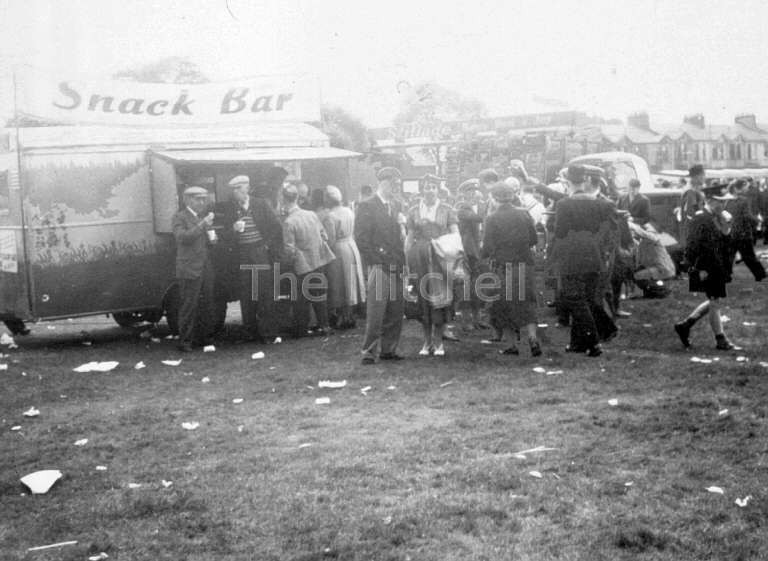 Motor vehicle, Sky, Vehicle, Crowd