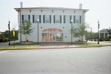 The Bridge House is now home to the Albany Convention & Visitors Bureau