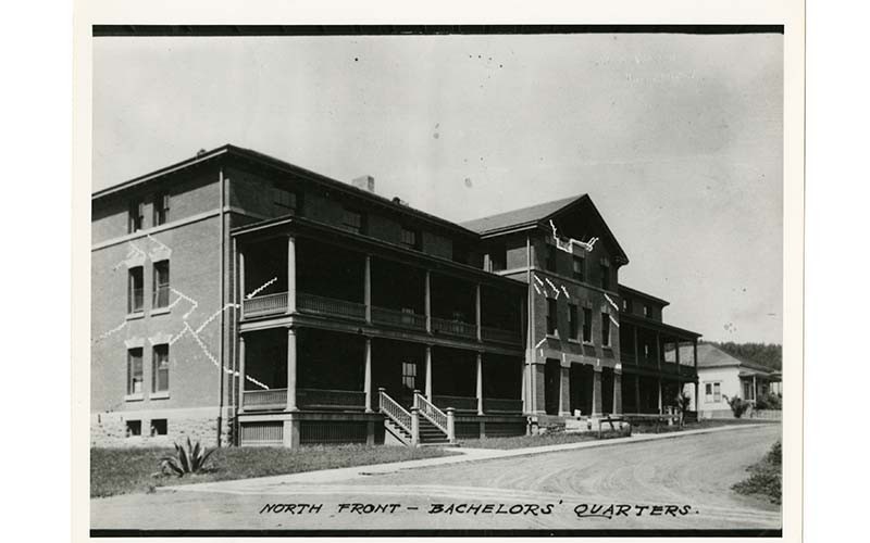 1906 Earthquake damage to building 42 (image from Inn at the Presidio)