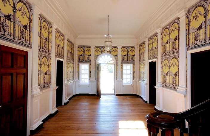 Ornamental interior of Gunston Hall's central hallway, Louise Kraft on GunstonHall.org/Encyclopedia Virginiana (reproduced under Fair Use)