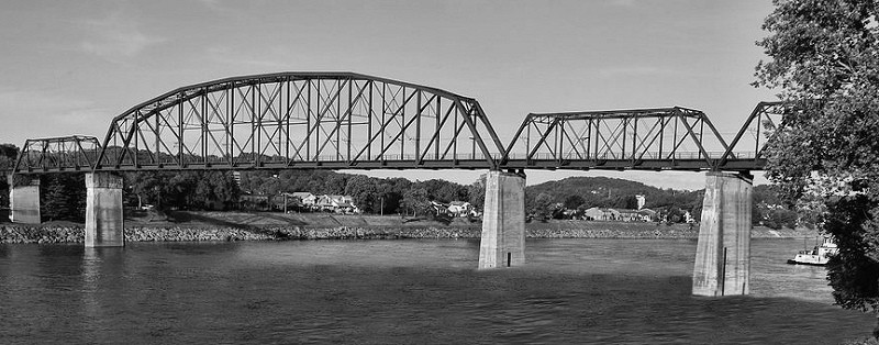 Long view of C&O bridge 