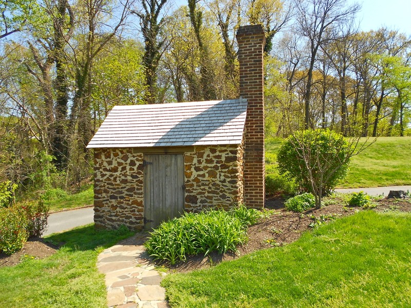 The reconstructed "Growlery" where Douglass worked at his writing.