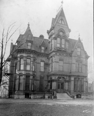 The William Plankinton mansion circa 1920