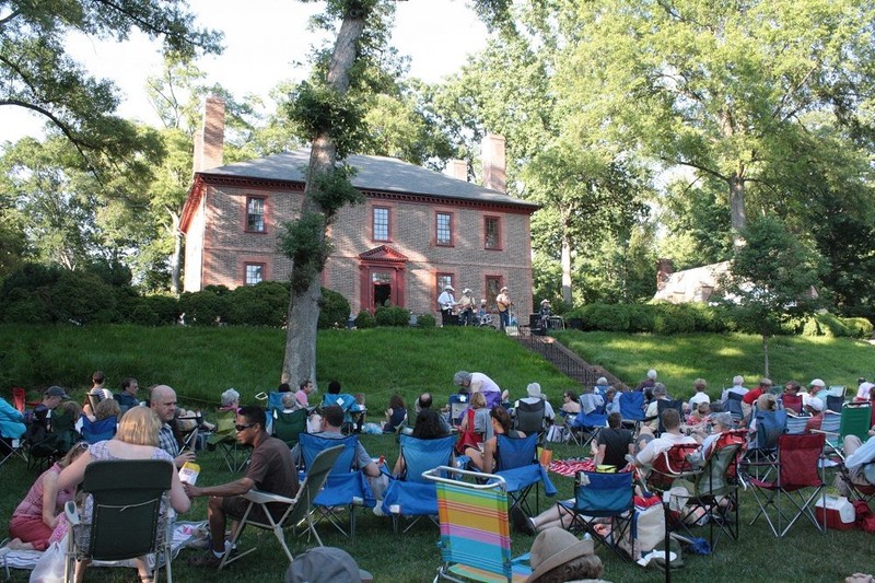 Jammin on the James free concert series.