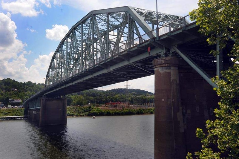 Photo by Lawrence Pierce, from Charleston Gazette article "Nearly 1,000 West Virginia bridges rated 'structurally deficient.'"