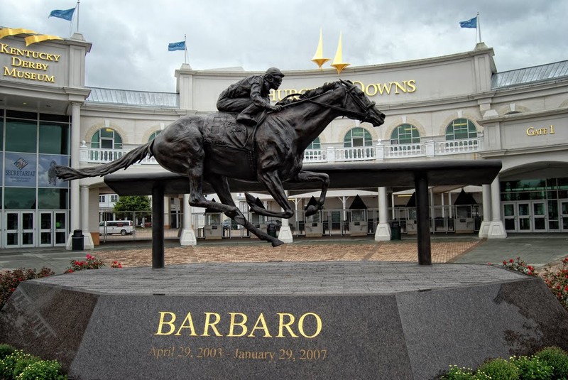 Statue dedicated to Barbaro outside the Kentucky Derby Museum (image from Panaramio)