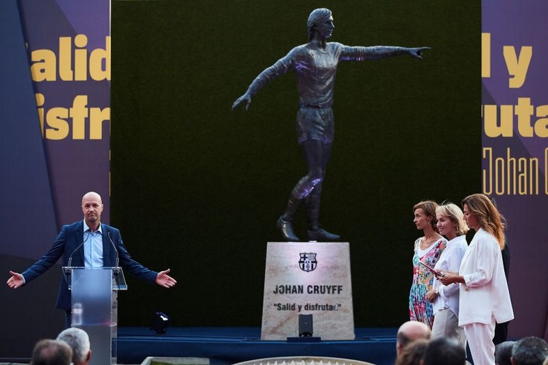 Estatua de Johan Cruyff - All You Need to Know BEFORE You Go (with Photos)