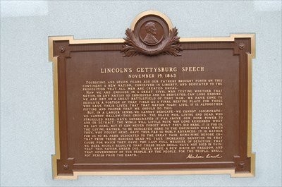 The plaque that states Abraham Lincoln's Gettysburg Address.