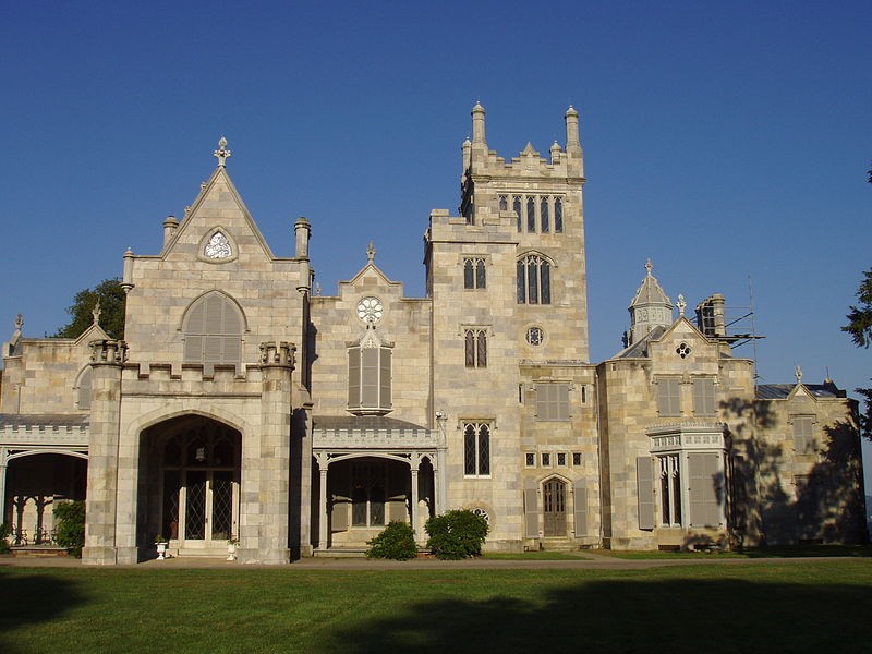 The front view of the Lyndhurst Estate