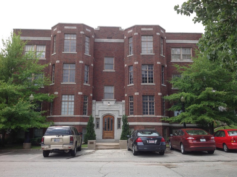 Elizabeth Manor