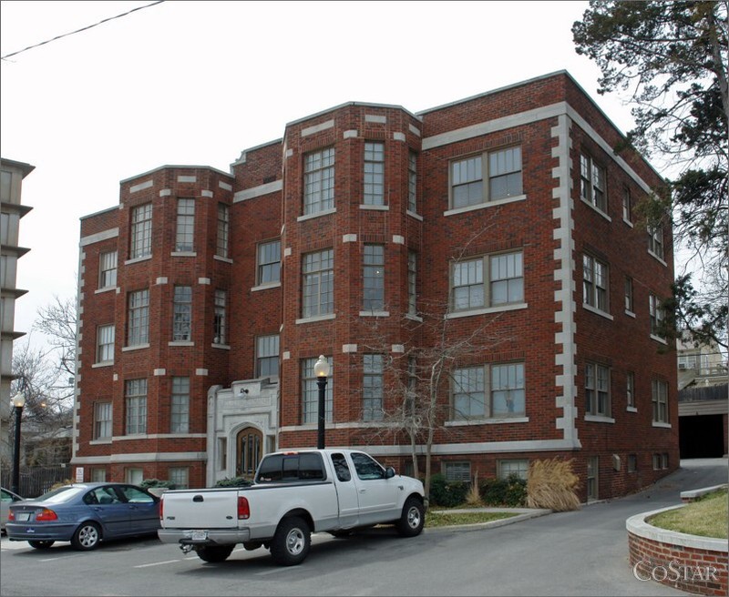 Elizabeth Manor side view