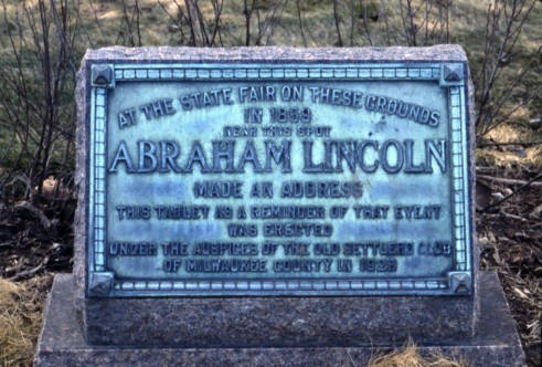 Plaque on the corner of 13th and Wells commemorating Lincoln's speech 