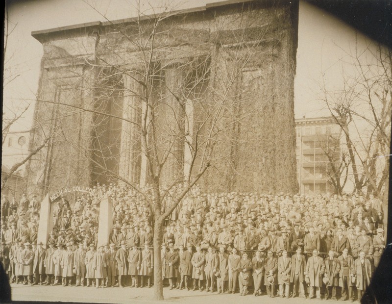 1920s-1930s photo building. People in front are either students or (at the time) recent graduates. VCU Libraries, Tompkins-McCaw Library, Special Collections & Archives