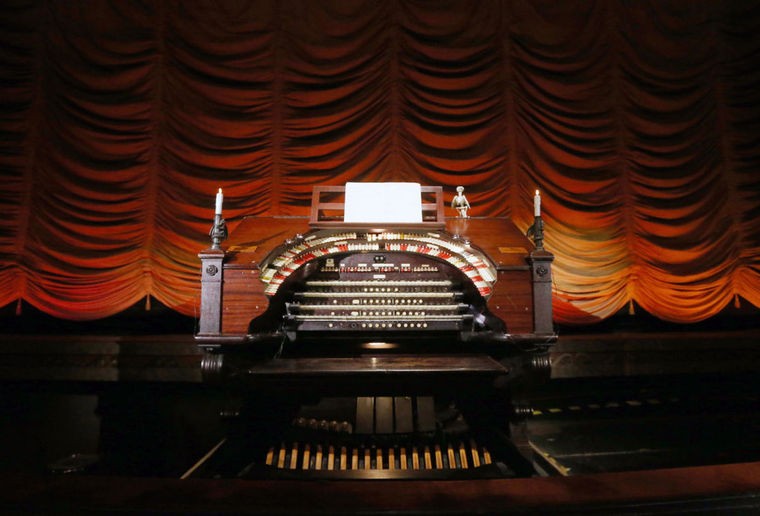 The Byrd's Mighty Wurlitzer Organ's keyboard.