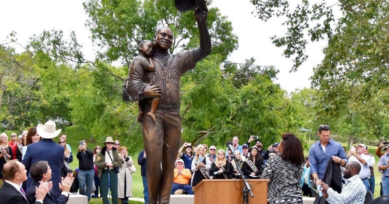 Statue of Tony Gwynn - Wikipedia