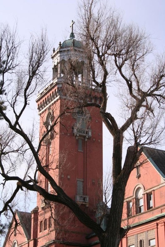 The central tower is 120 feet high