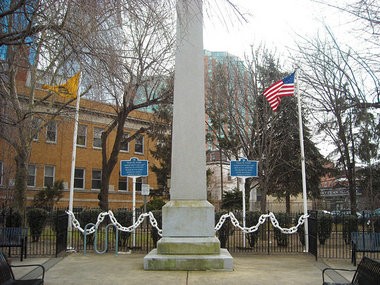 Paulus Hook Monument 