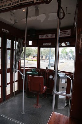 St. Charles Streetcar interior (commons.wikimedia.org)