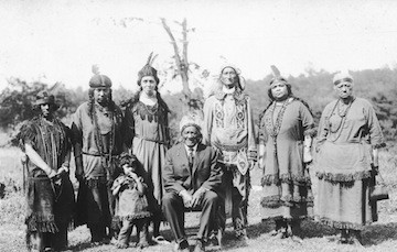 A group of Nipmuc Indians (image from Go Local Worcester)