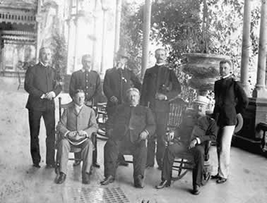 Gen. William R. Shafter and Col. Leonard Wood at the hotel